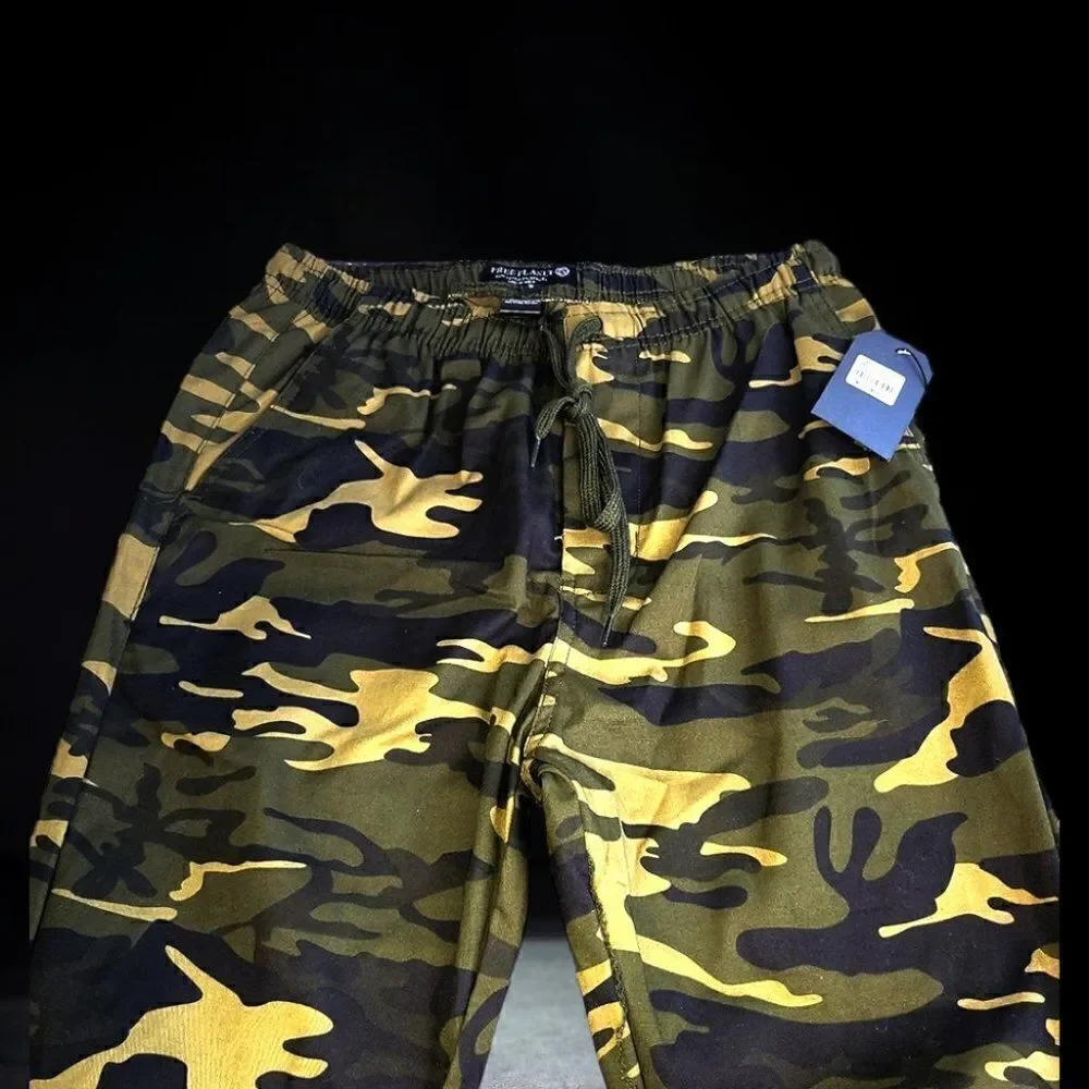 Free Planet mens Stretch Slim Fit Olive Camo Activewear Jogger Pants NWT
